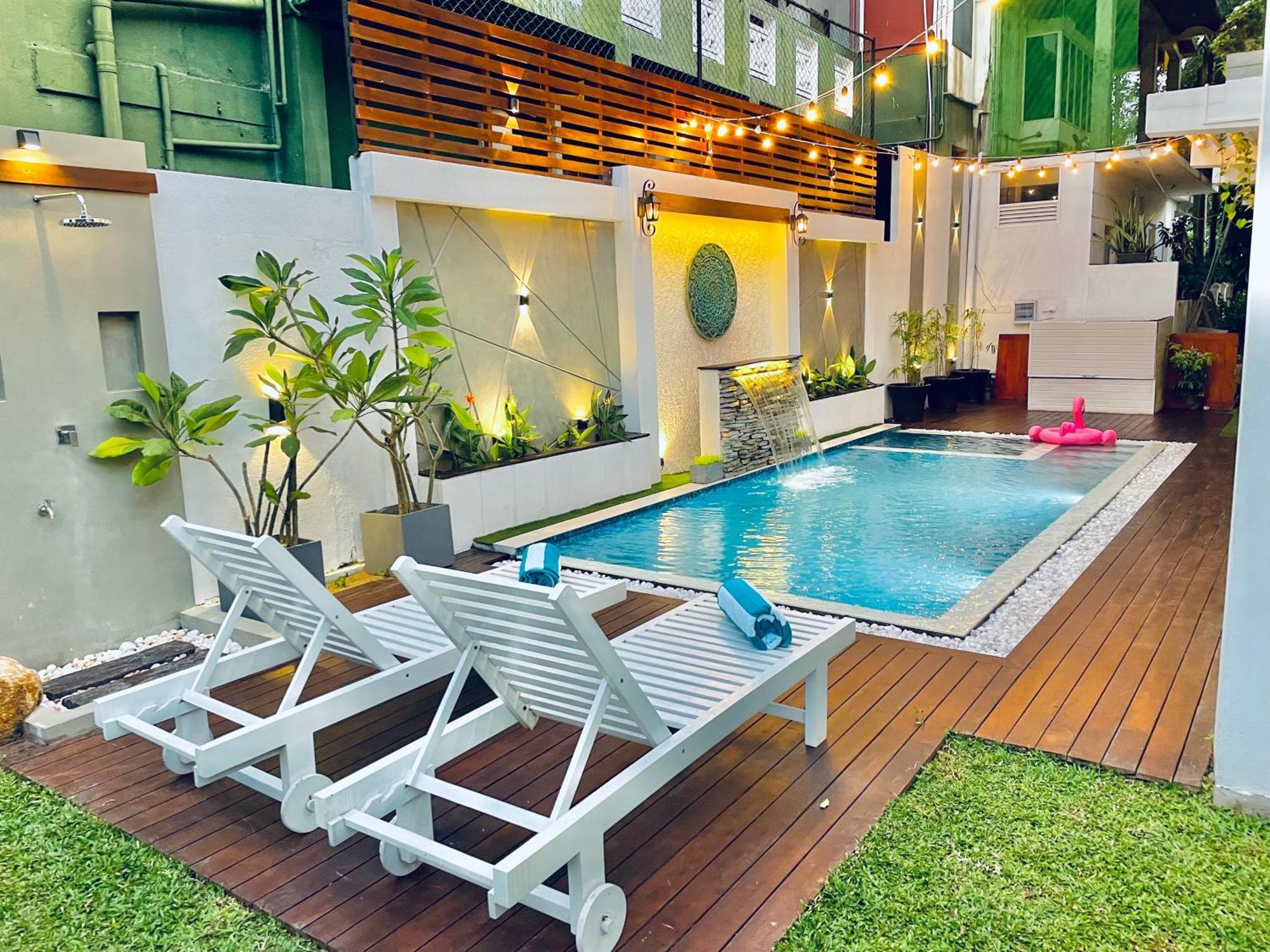 8 Plus Motels Negombo Exterior photo